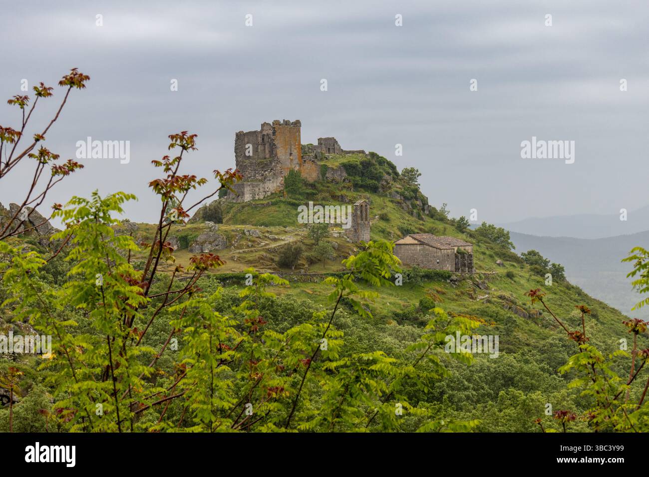 Antiguos muros de piedra hi-res stock photography and images - Alamy