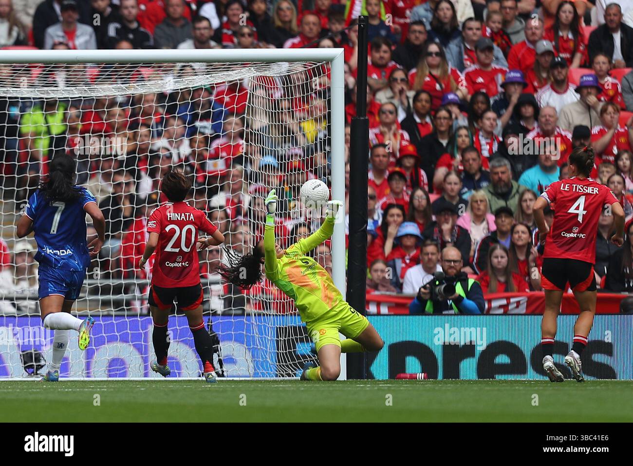 Wembley Stadium, London, UK. 18th May, 2025. Womens FA Cup Final ...