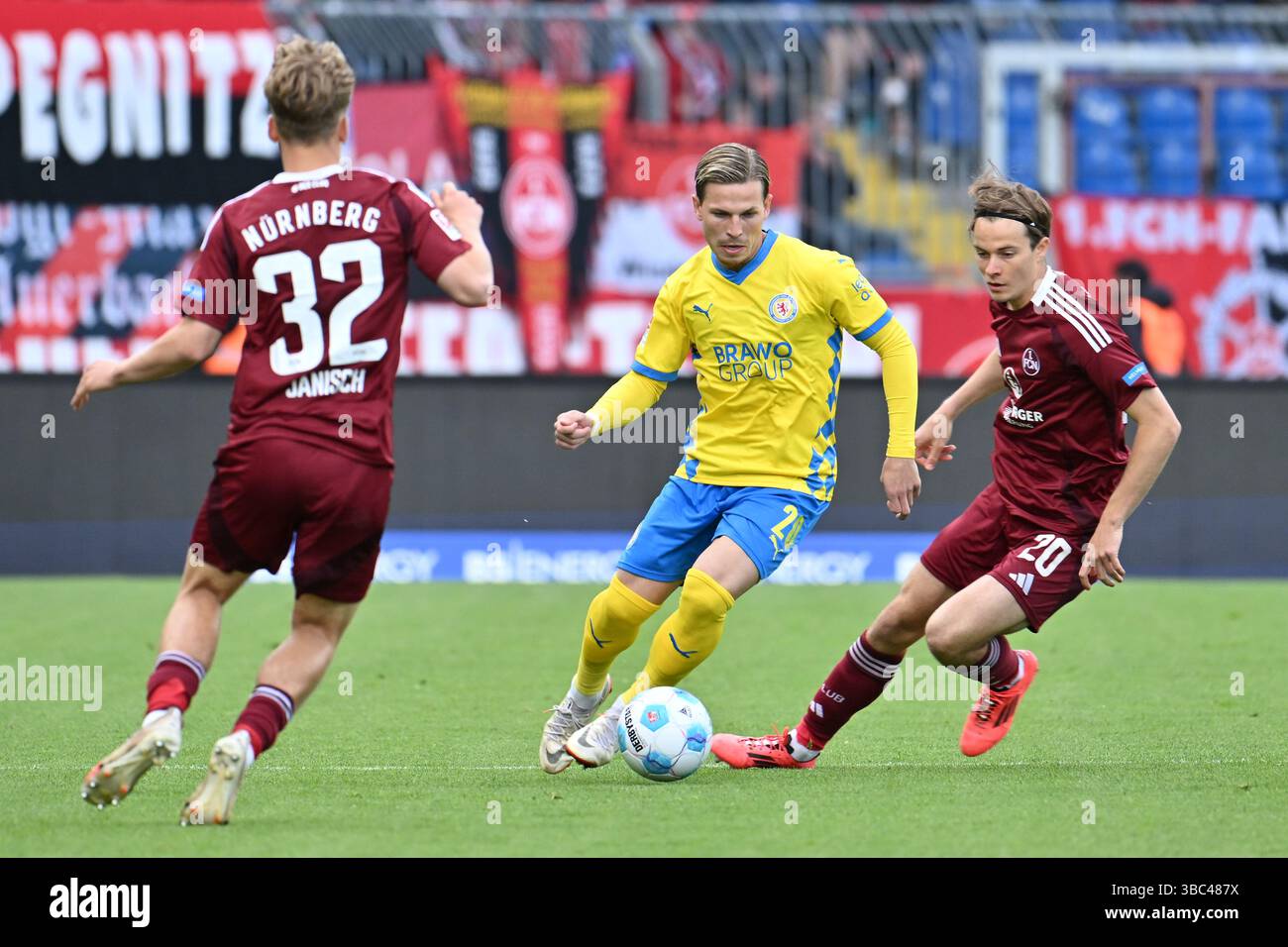 Brunswick, Germany. 18th May, 2025. Soccer: Bundesliga 2, Eintracht ...