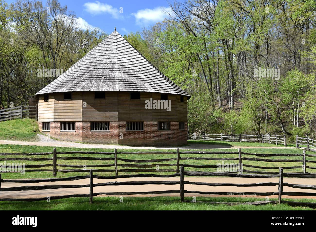 16 sided barn at George Washington's Mount Vernon estate Stock Photo