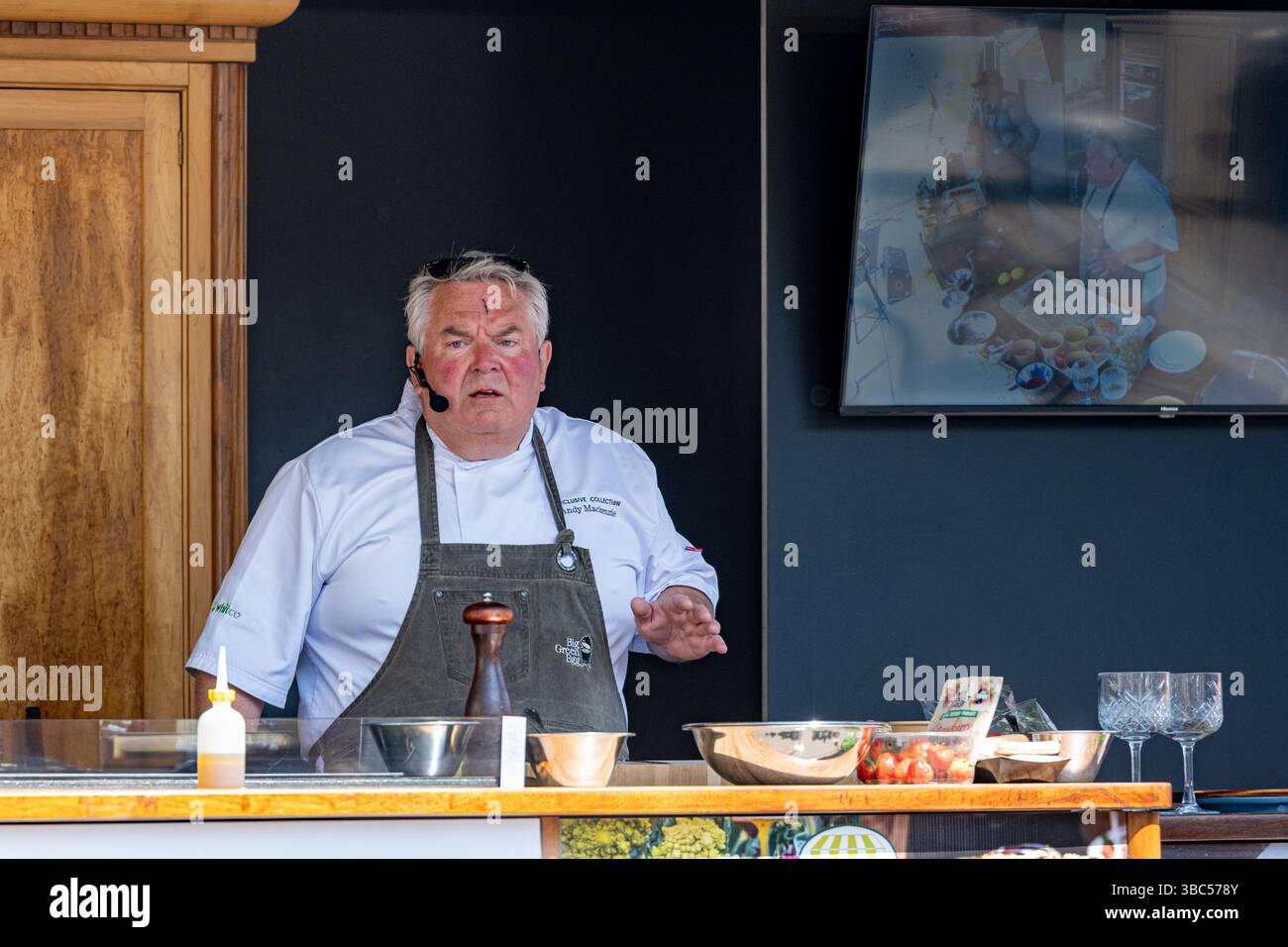 Andy Mackenzie from Lainston House Hotel and Cookery School giving a demonstration at the Alresford Watercress Festival, Alresford, Hampshire, UK Stock Photo