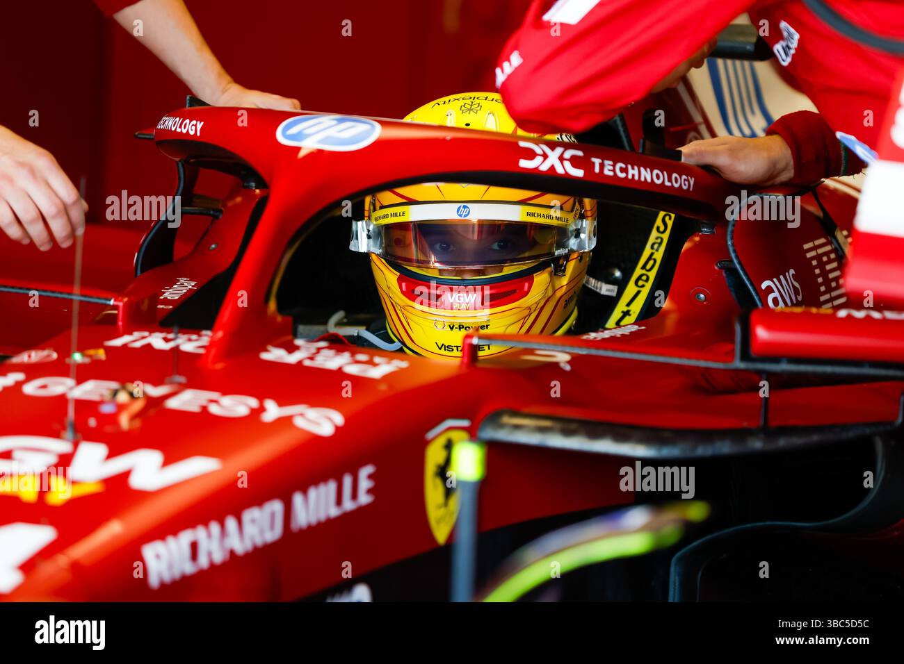 HAMILTON Lewis (gbr), Scuderia Ferrari SF-25, portrait during the Formula 1 AWS Gran Premio del Made in Italy e Dellâ??Emilia-Romagna 2025, Emilia Romagna Grand Prix 2025, 7th round of the 2025 FIA Formula One World Championship from May 16 to 18, 2025 on the Autodromo Internazionale Enzo e Dino Ferrari, in Imola, Italy Stock Photo