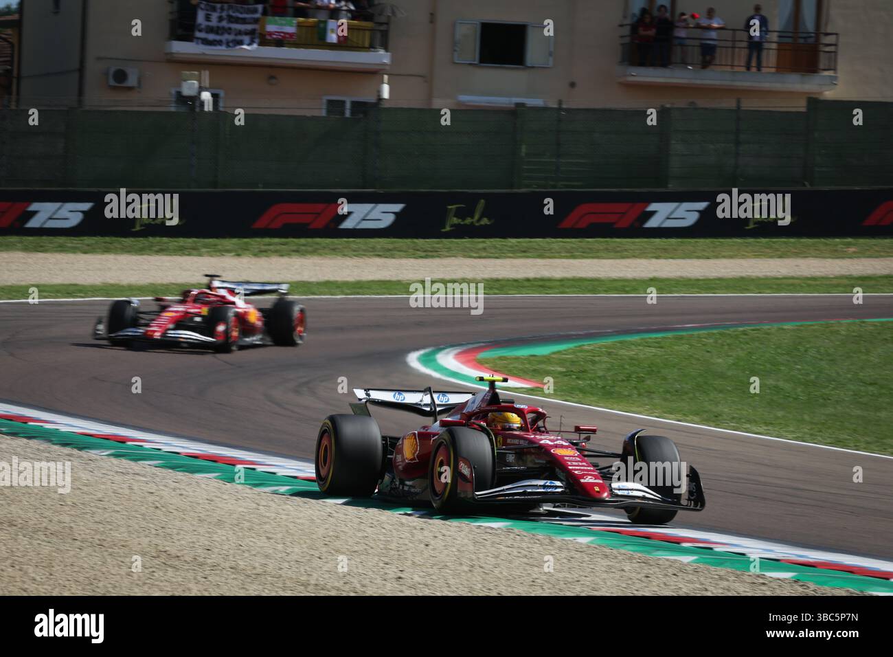 44 HAMILTON Lewis (gbr), Scuderia Ferrari SF-25, action during the Formula 1 AWS Gran Premio del Made in Italy e Dellâ??Emilia-Romagna 2025, Emilia Romagna Grand Prix 2025, 7th round of the 2025 FIA Formula One World Championship from May 16 to 18, 2025 on the Autodromo Internazionale Enzo e Dino Ferrari, in Imola, Italy Stock Photo