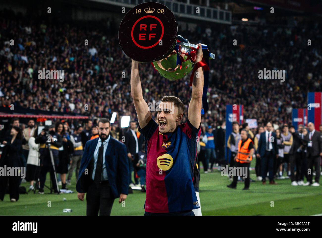La liga trophy 2024 hi-res stock photography and images - Alamy