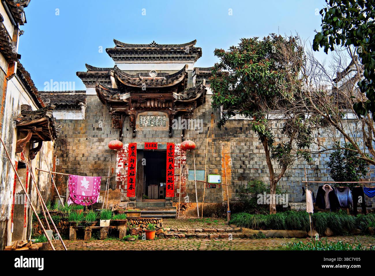 Nianbadu ancient town (since 878AD), Jiangshan City, Zhejiang Province, China. The town straddles three provinces - Zhejiang, Jiangxi and Fujian. Stock Photo