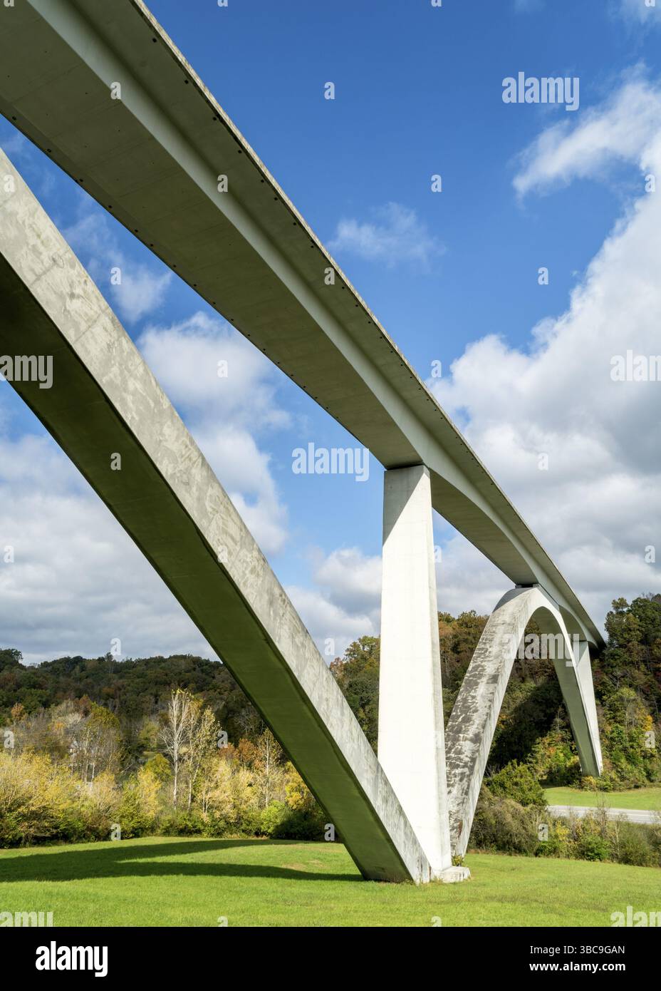 Double Arch Bridge at Natchez Trace Parkway near Franklin, TN, fall ...