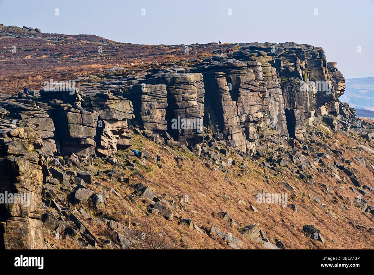 Prominent gritstone outcrops at Stanage Edge, Peak District, UK Stock ...