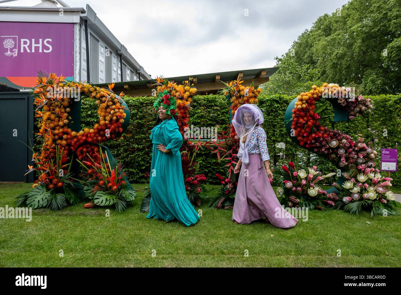 Stephen Colfer Rhs Rhs letters chelsea flower show hi-res stock photography and images - Alamy