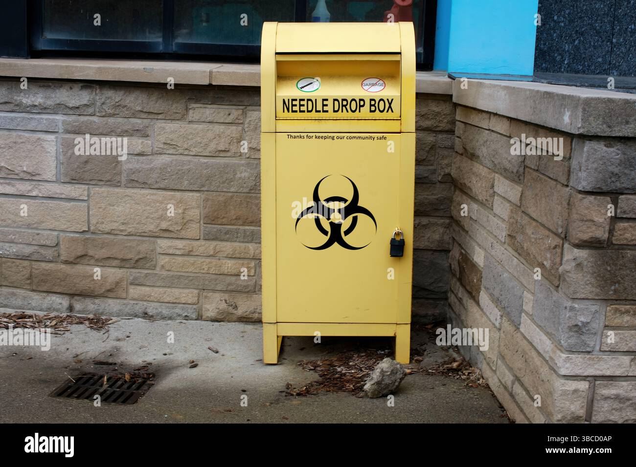 Health safety disposal hi-res stock photography and images - Alamy