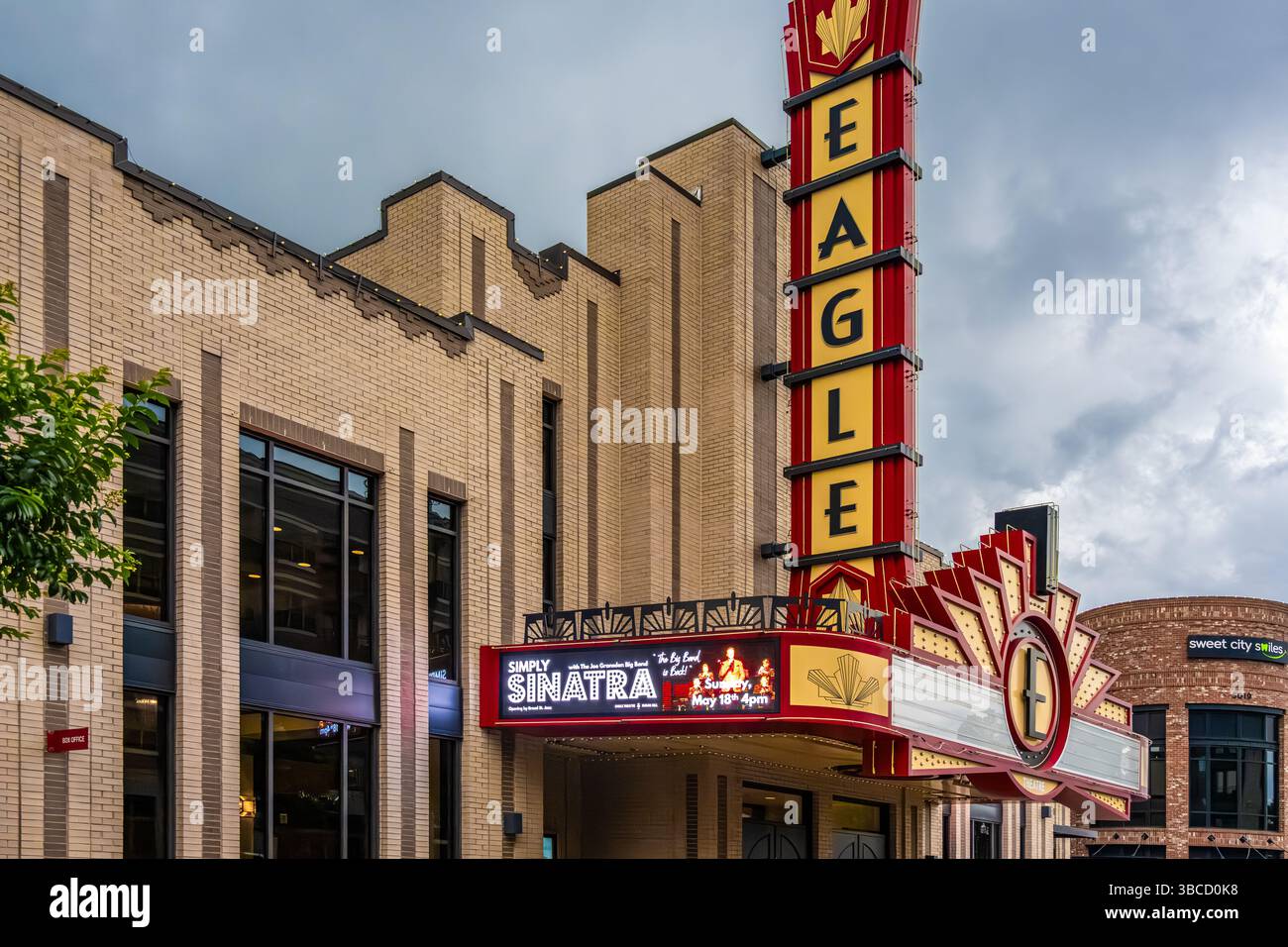 The Eagle Theatre in downtown Sugar Hill, Georgia. (USA Stock Photo - Alamy