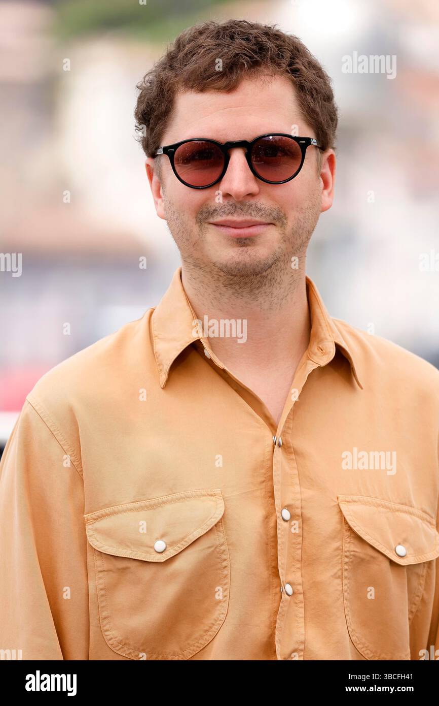 Cannes, Frankreich. 19th May, 2025. Michael Cera poses at the photocall