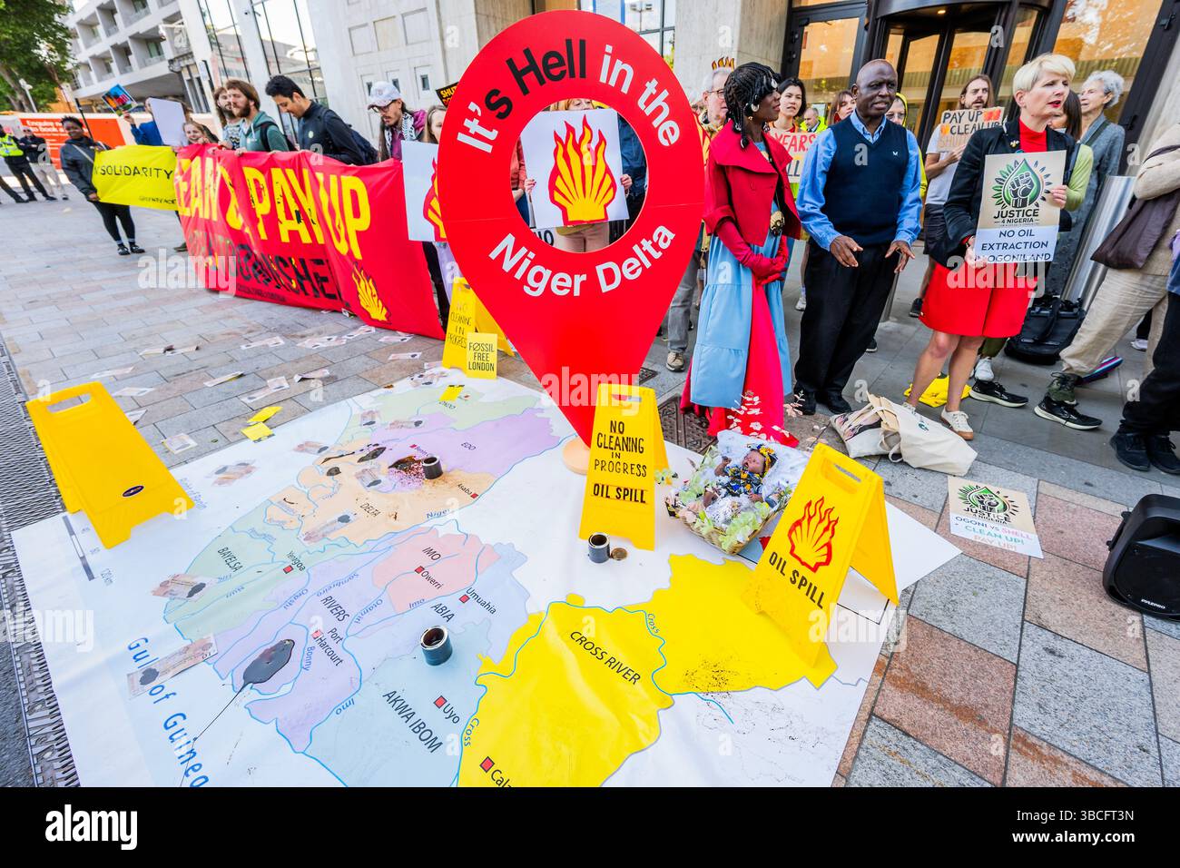 London, UK. 20th May, 2025. Protest by Fossil Free London, at the Shell ...