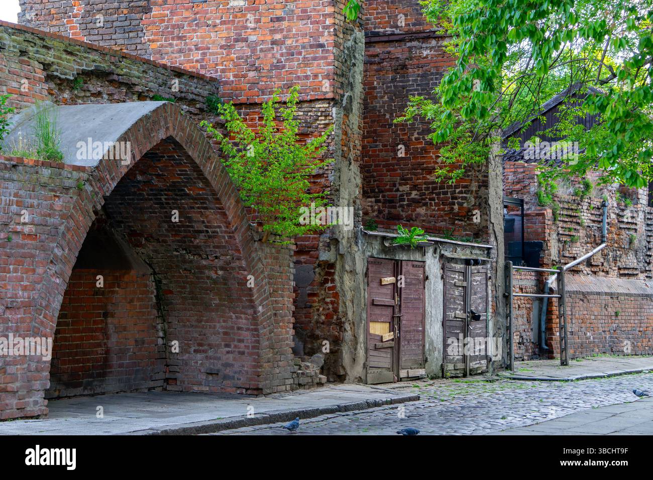 Old building adds hi res stock photography and images Alamy