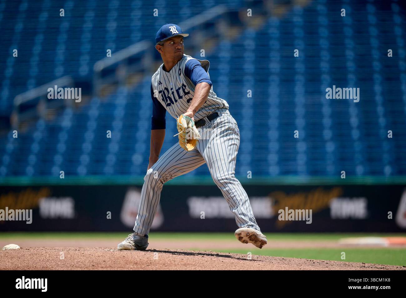 Rice Owls pitcher Davion Hickson (38) during an American Athletic