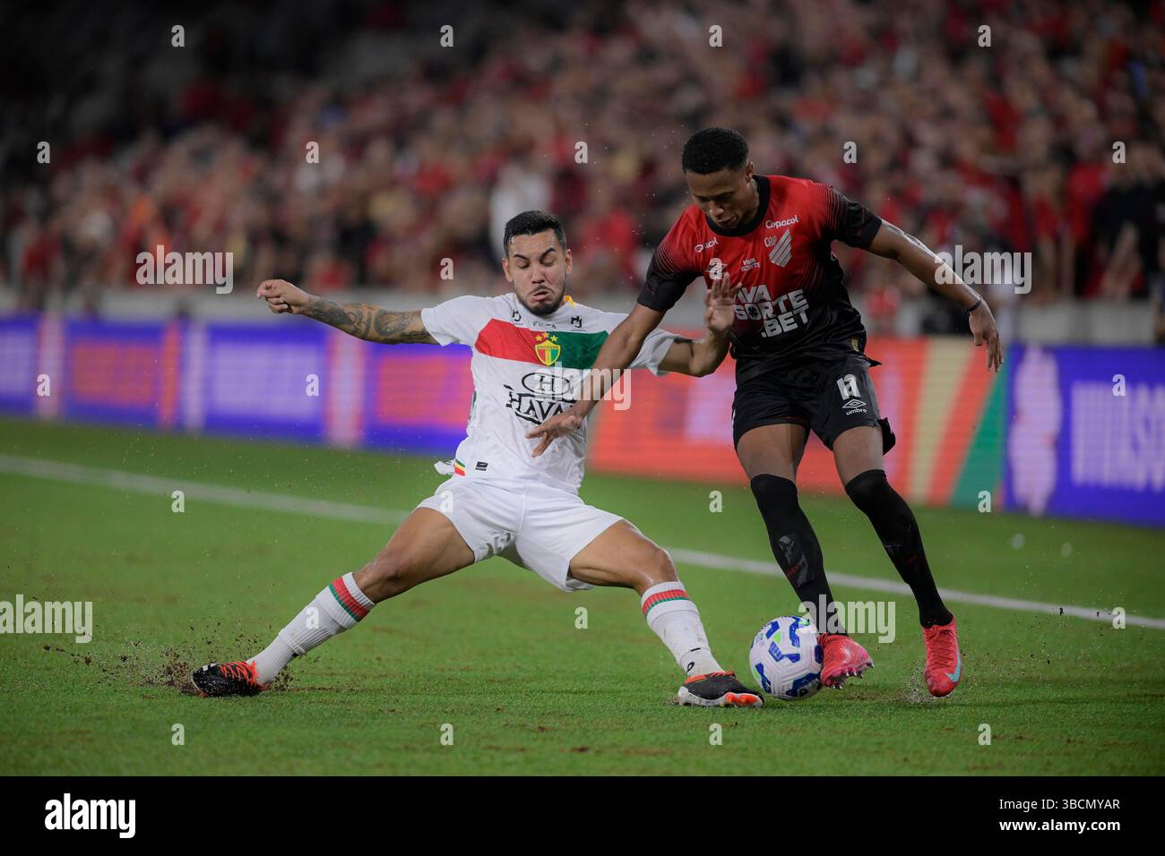Curitiba, Brazil. 20th May, 2025. Alex Ruan and Isaac during Athletico ...