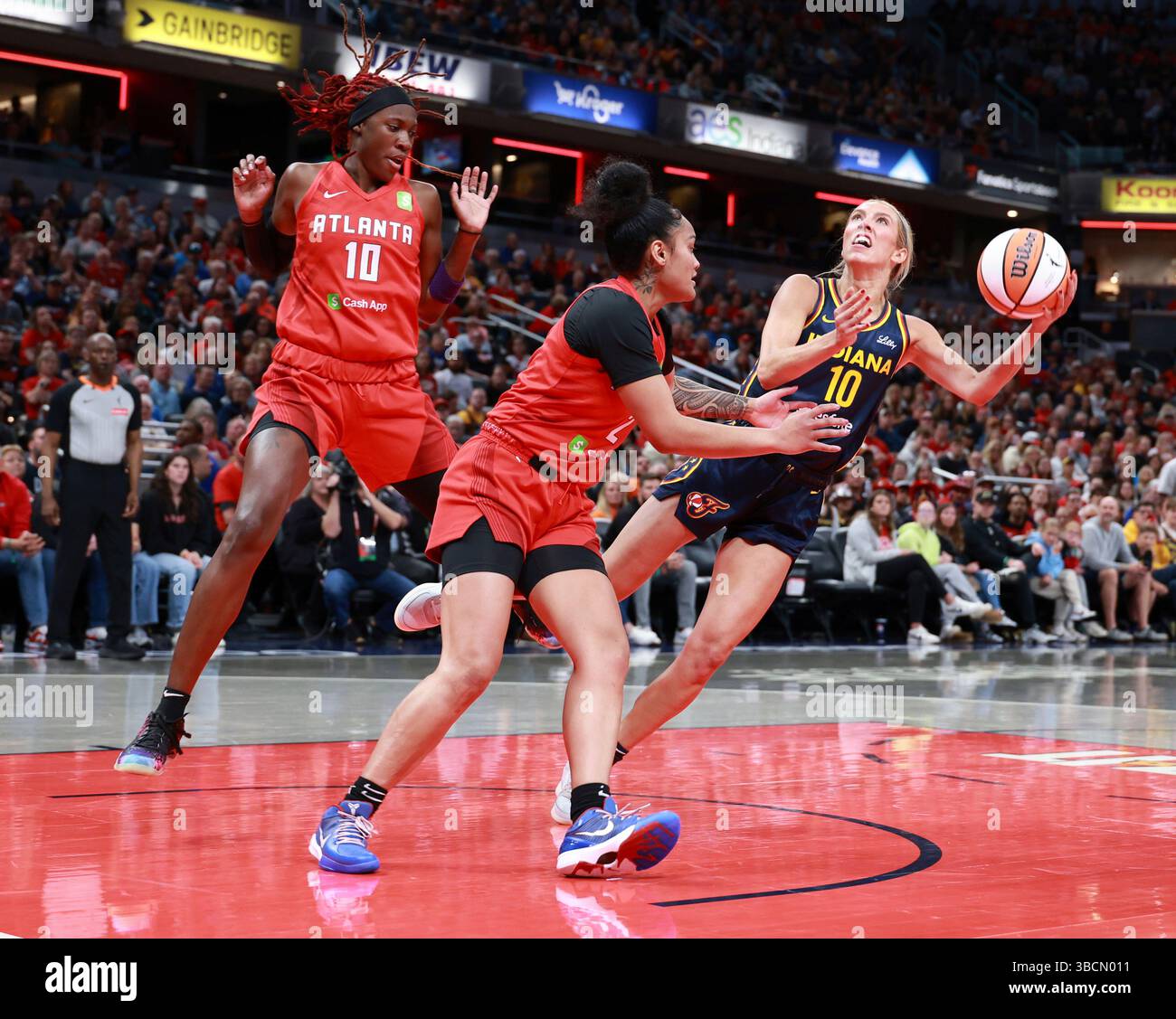 INDIANAPOLIS, IN - MAY20: Indiana Fever guard Lexi Hull (10) takes a ...