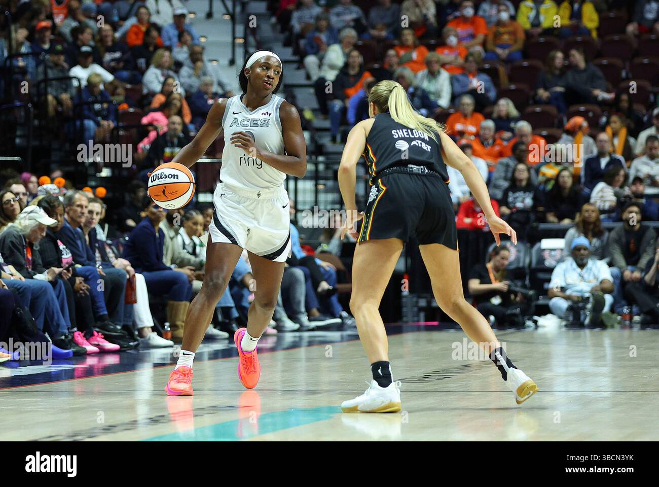 UNCASVILLE, CT - MAY 20: Las Vegas Aces guard Jackie Young (0) and ...