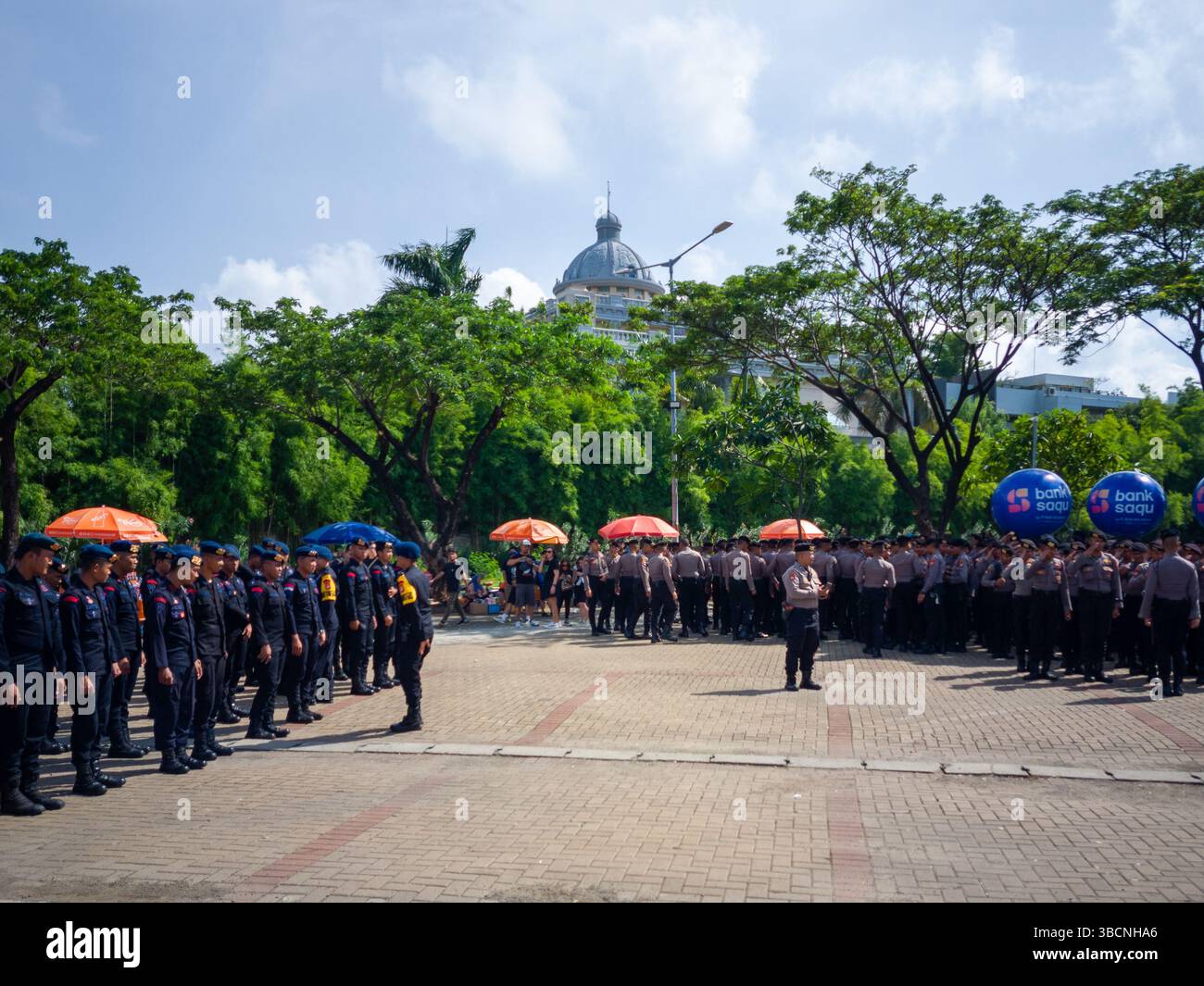 Indonesia police uniform hi-res stock photography and images - Alamy