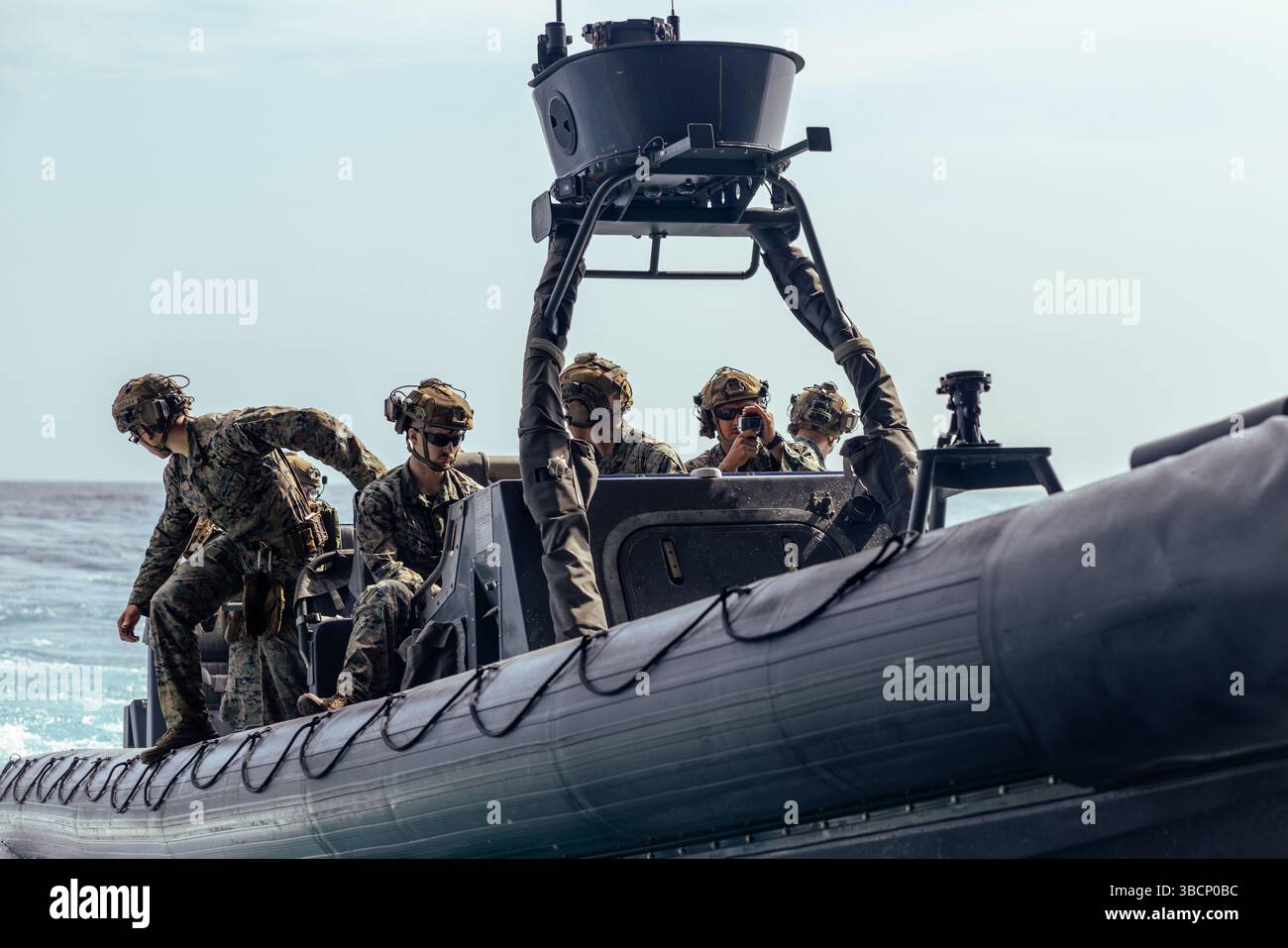 U.S. Marines with Weapons Company, Battalion Landing Team 3/6, 22nd ...