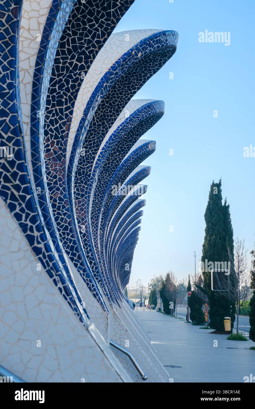 Curved tile shapes in hi-res stock photography and images - Alamy
