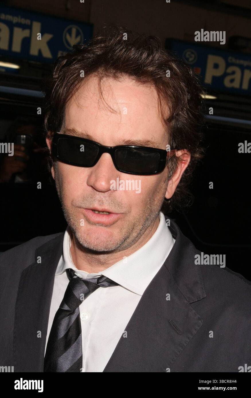 Timty Hutton Timothy Hutton spotted out and about in New York City - 20 May 2009 ...