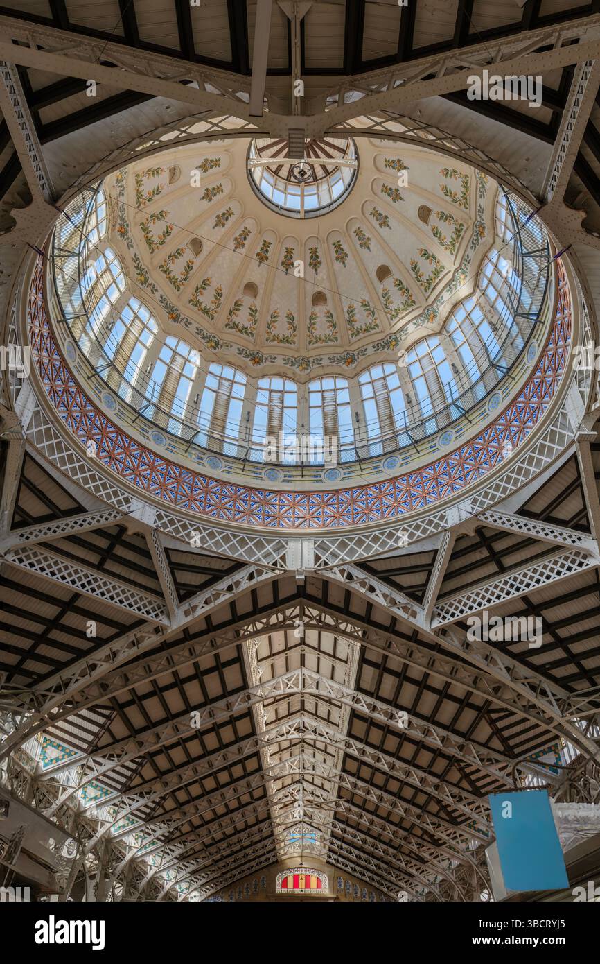 Modernist framework hi-res stock photography and images - Alamy