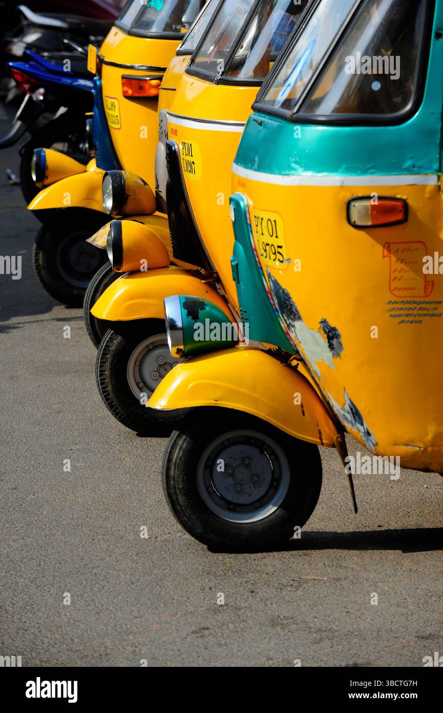 Asie,Inde du Sud,Madurai,Tamil Nadu,rickshaws/Row of auto rickshaws in ...