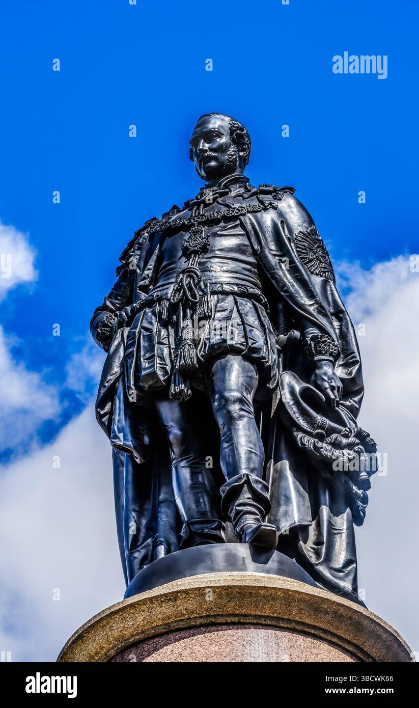 Prince Albert statue Front Royal Albert Hall, Kensington, London, England. Statue built by John Dunham in 1866 Moved from Garden to Hall in 1899. Prin Stock Photo