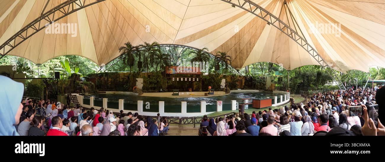 Panorama of Zoo Negara Ampitheatre Stock Photo