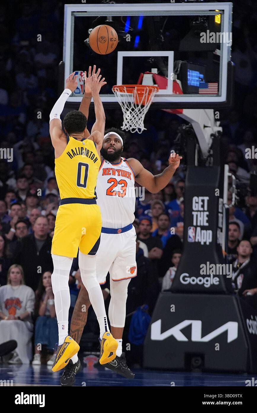 Indiana Pacers guard Tyrese Haliburton (0) shoots a 2-point shot ...
