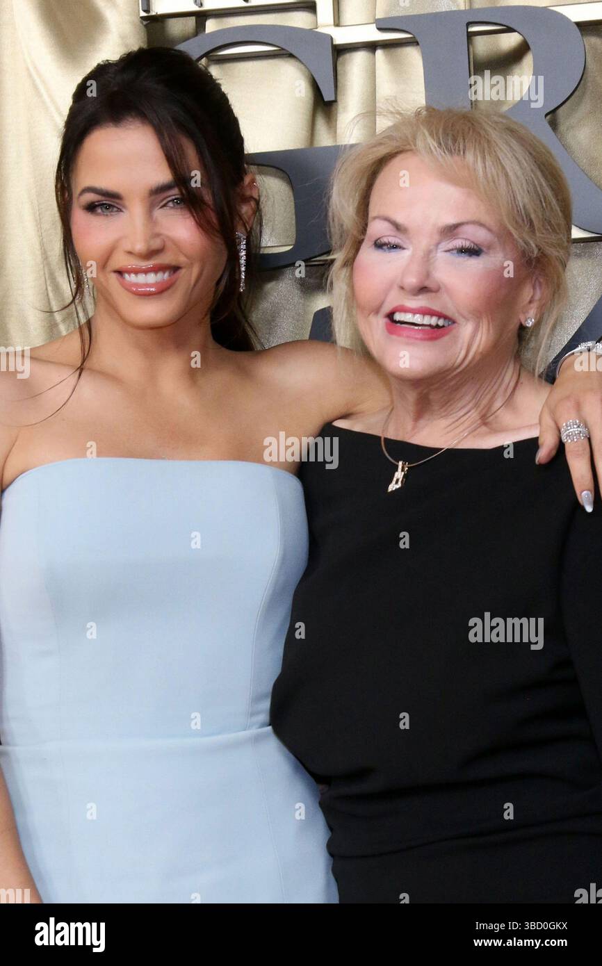 Beverly Hills, California, USA. Ca. 20th May, 2025. Jenna Dewan, mother(00)