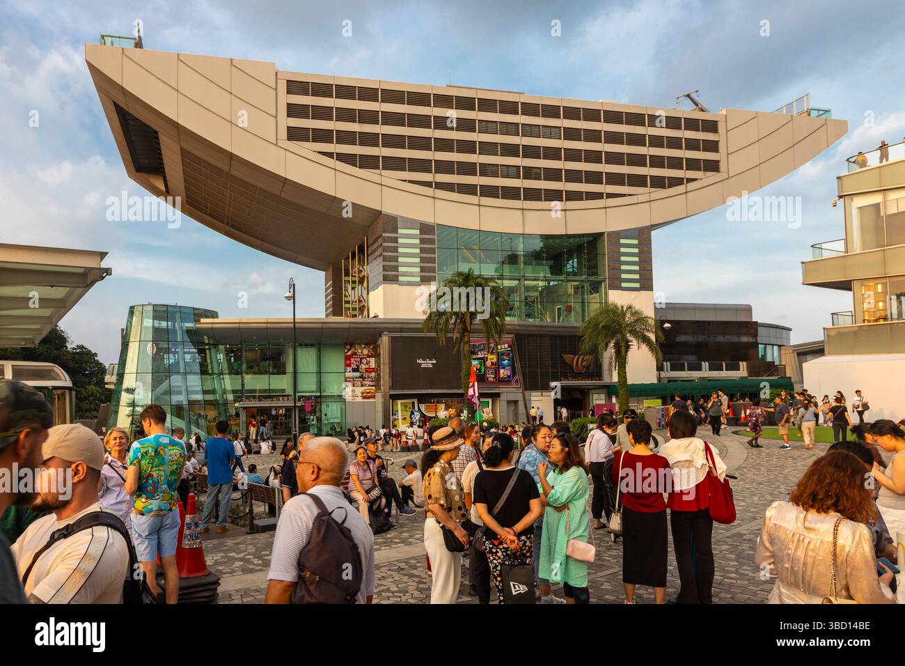 The Peak building is a must-see Hong Kong destination, both day and ...