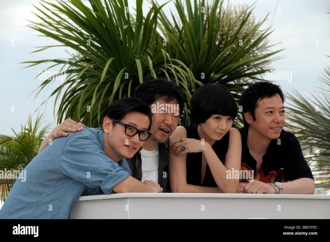 Arata Kore Eda Hirokazu Bae Doo Na And Itao Itsuji At The Photocall arata-kore-eda-hirokazu-bae-doo-na-and-itao-itsuji-at-the-photocall