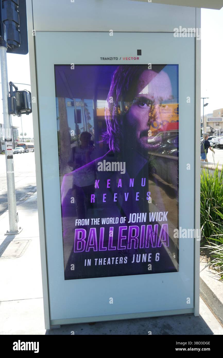 Keanu Reeves Bus Stop Los Angeles, California, USA 20th May 2025 Keanu Reeves John Wick ...