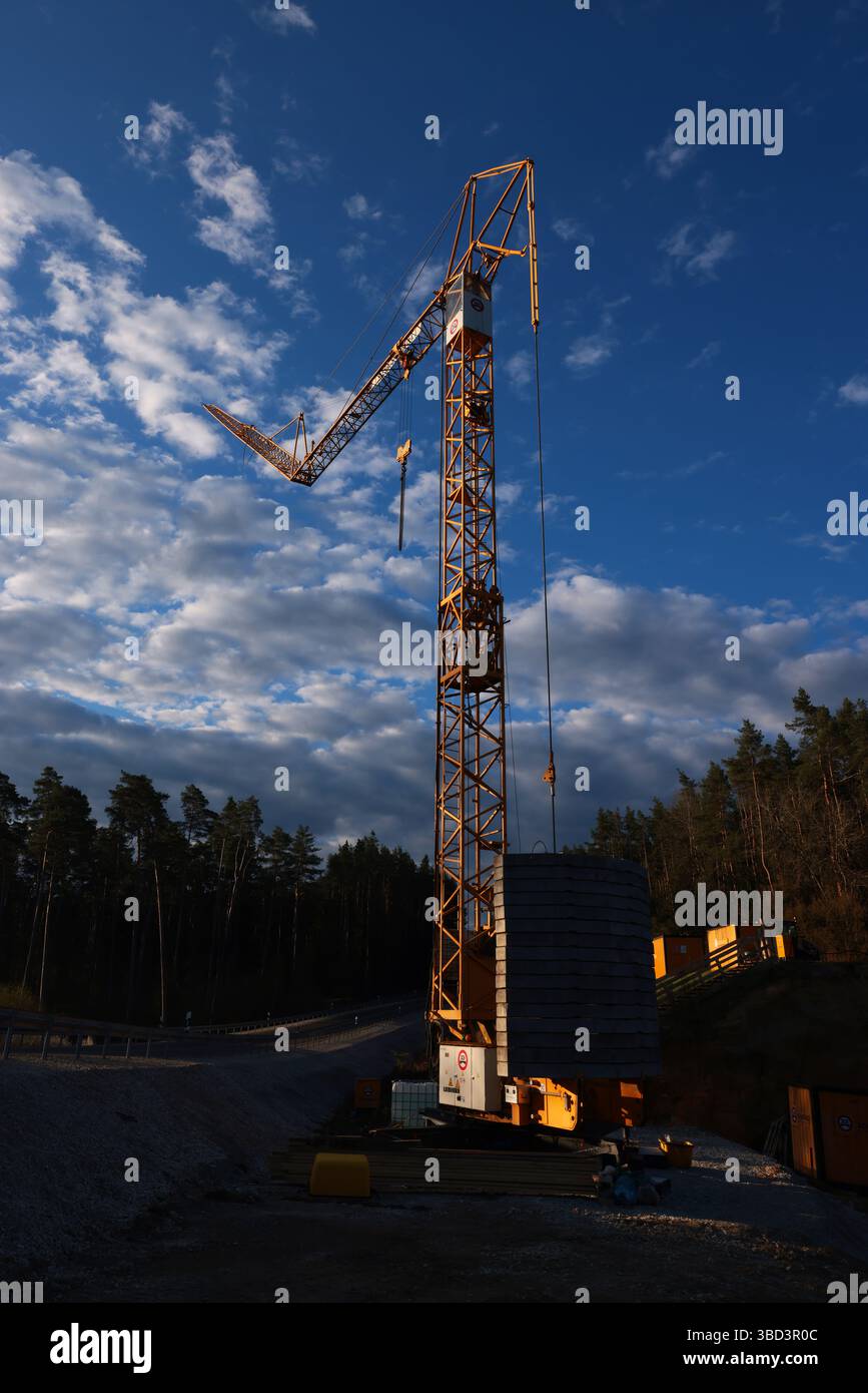 Oberpfalz, Bayern, Kran, Straßenbau, Baustelle. Baukran Stock Photo