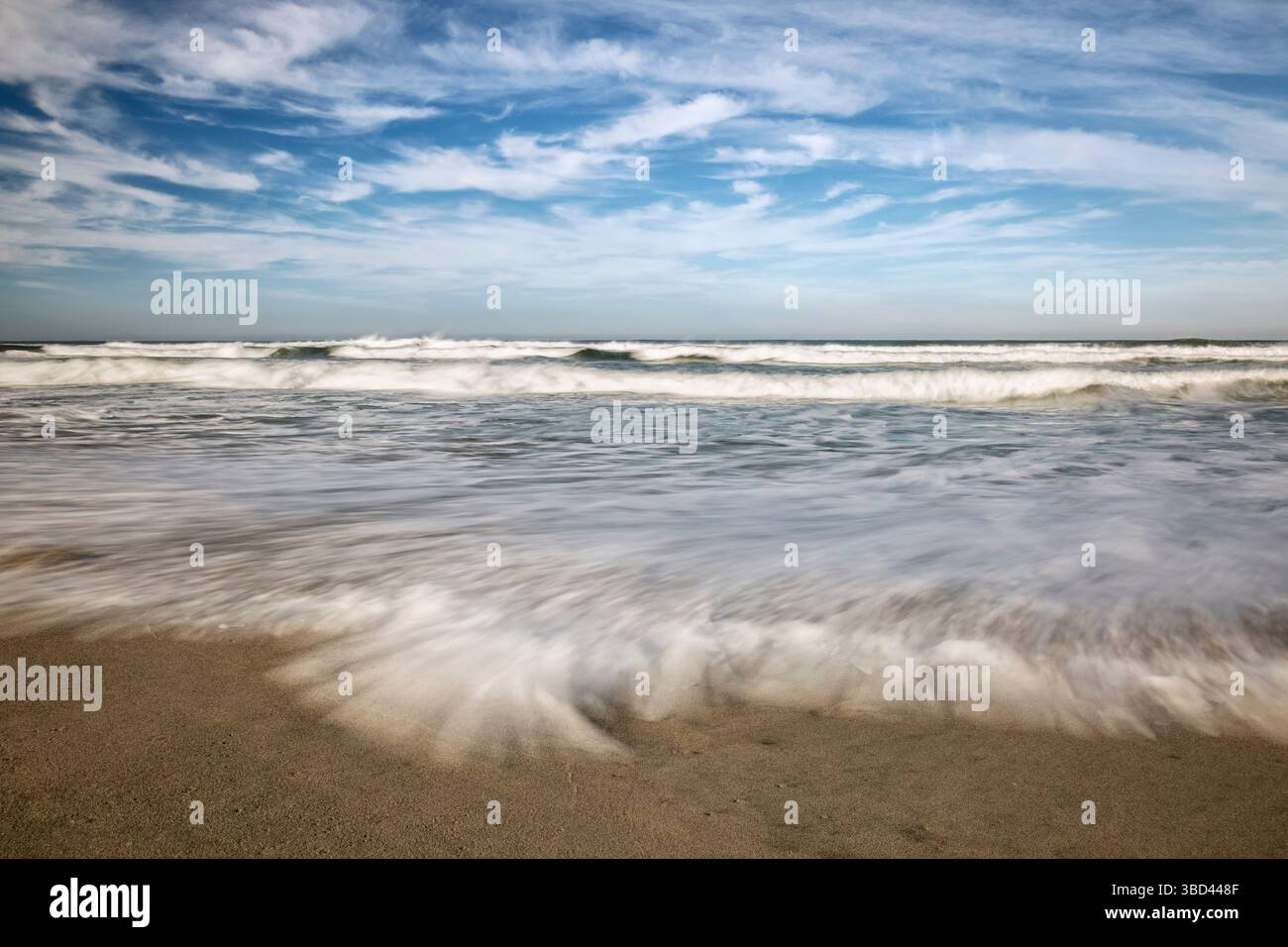 USA, California, Central Coast, Lompoc. Waves rolling in at Surf Beach Stock Photo