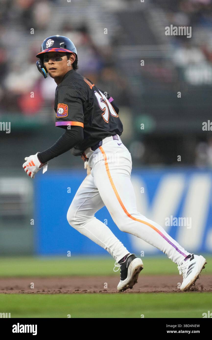San Francisco Giants' Jung Hoo Lee during a baseball game against the
