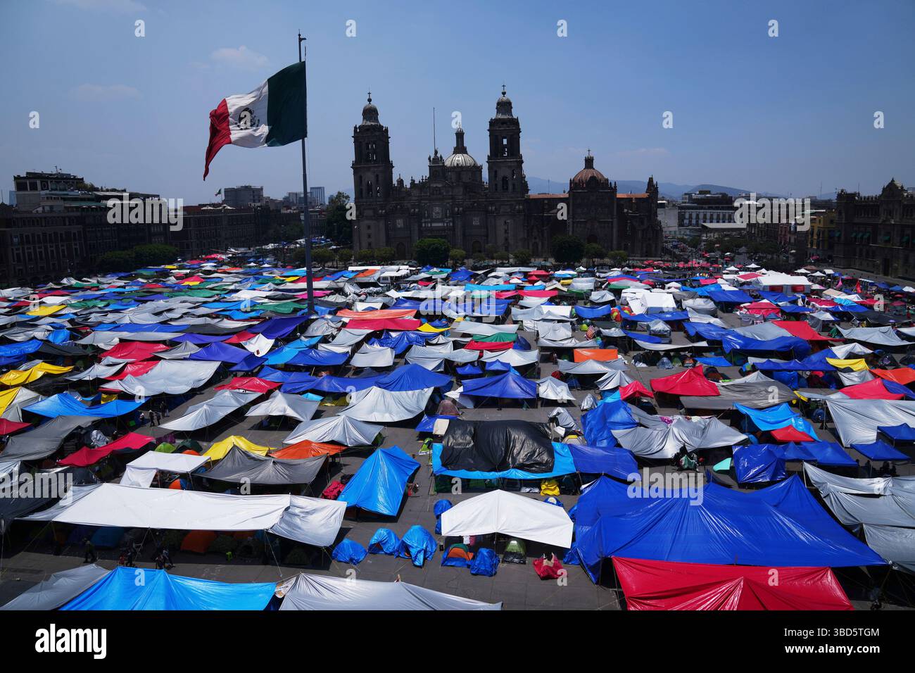 teachers protest Zócalo Mexico Scope of the National Mobilization