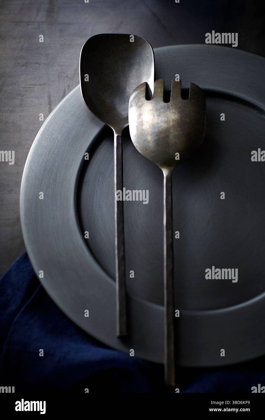 Serving visual hi-res stock photography and images - Alamy