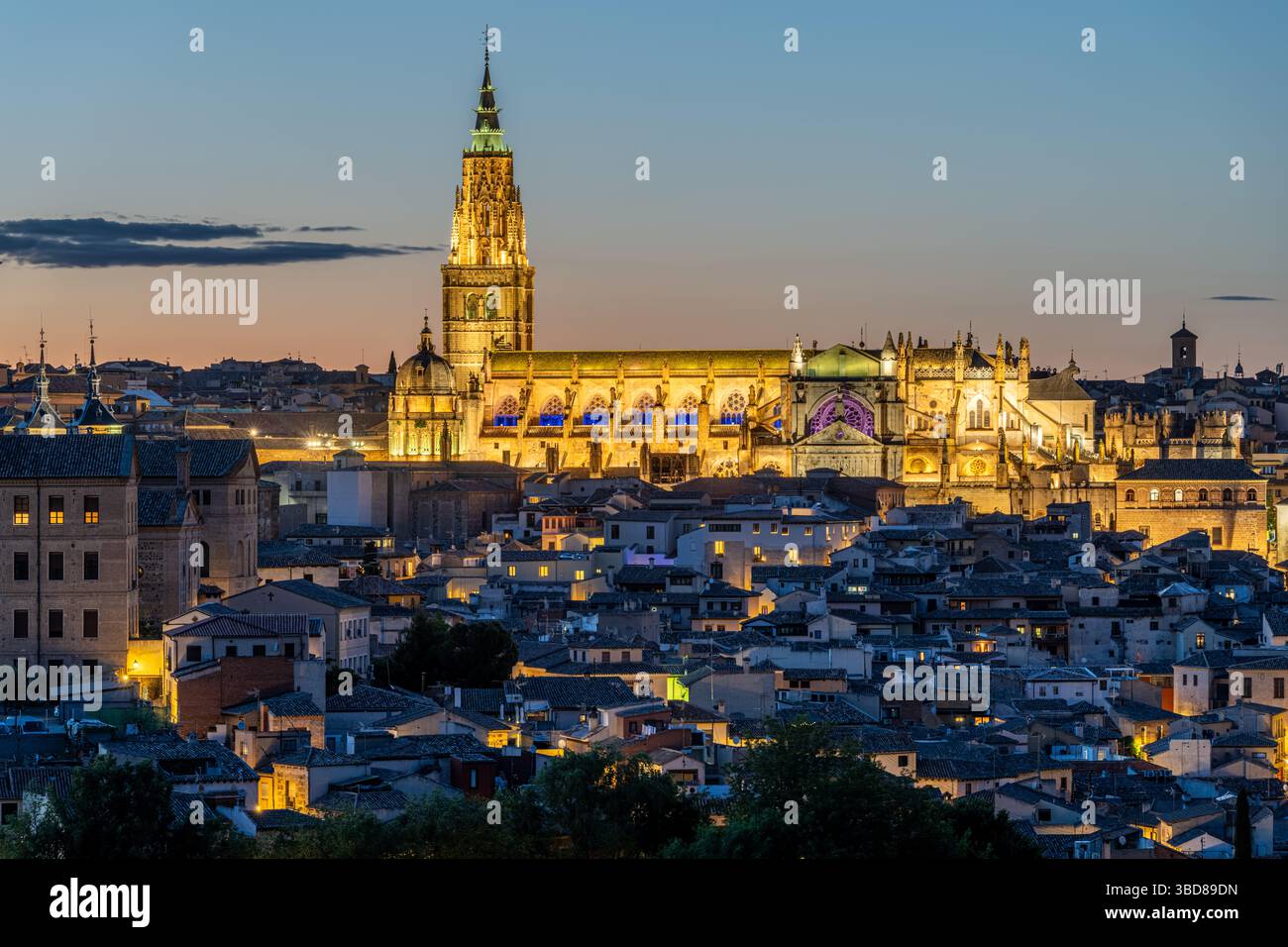 Catedral de la iglesia de la santa hi-res stock photography and images ...