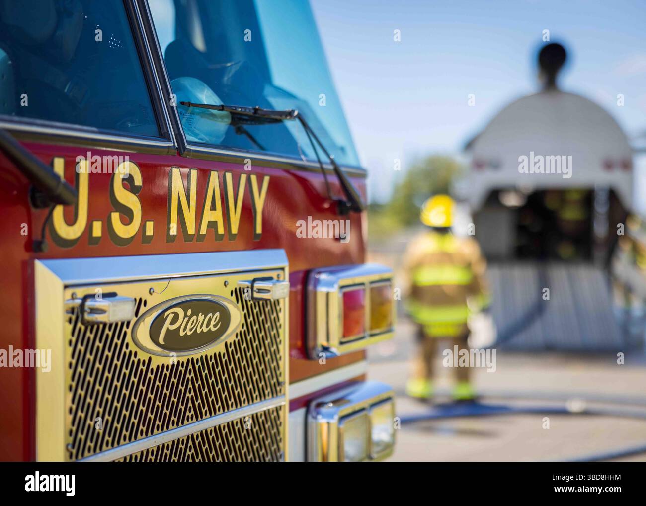 Federal firefighters, assigned to Commander Navy Region Hawaii (CNRH ...