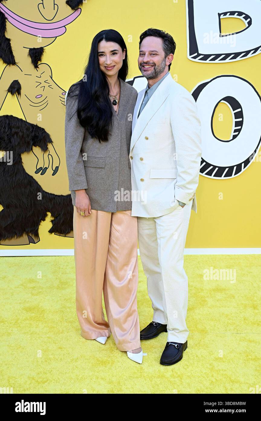 Nick Kroll Mit Ehefrau Lily Kwong Premiere Der 8 Und Finalen Staffel 