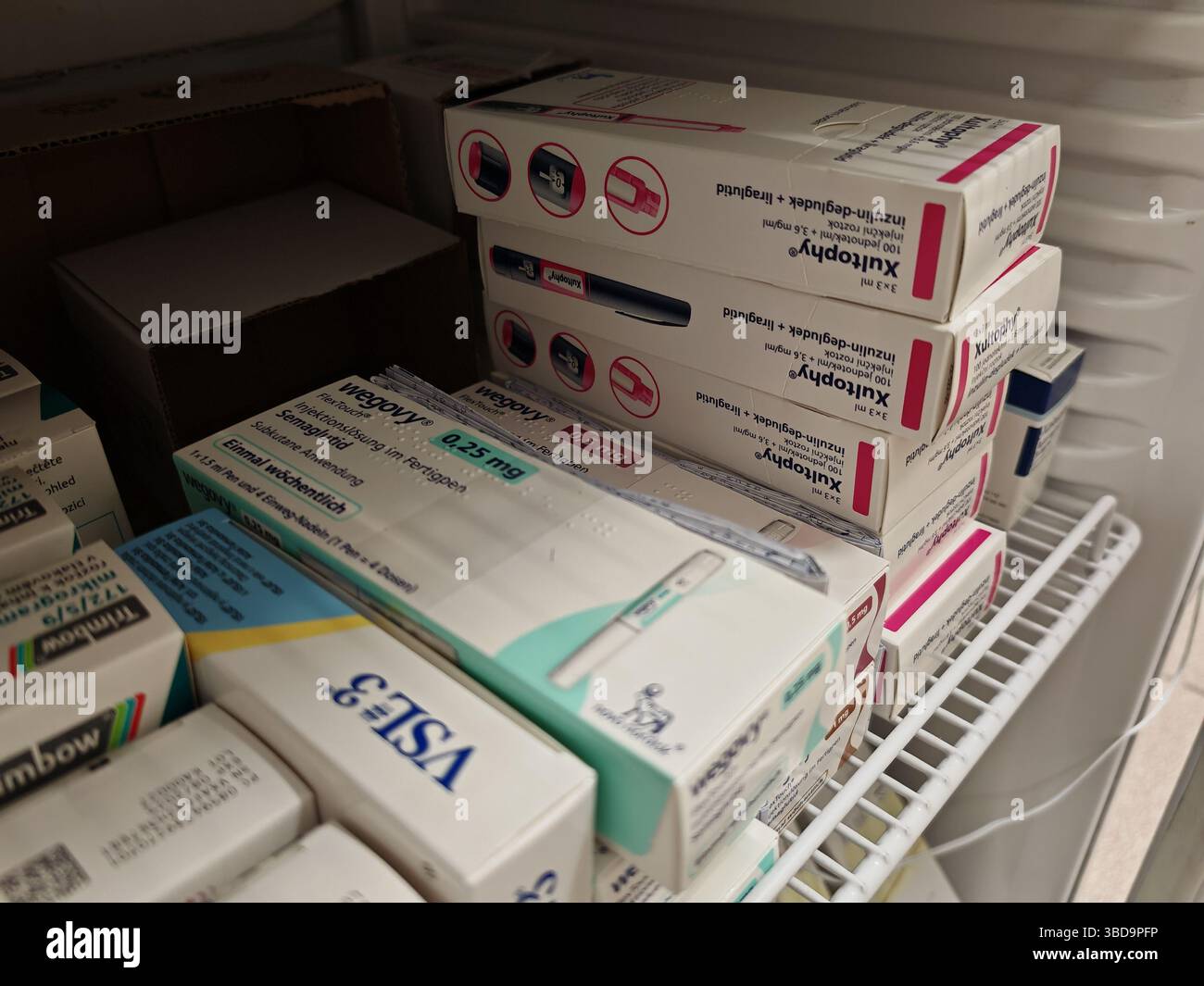 boots semaglutide Boots healthcare hi-res stock photography and images
