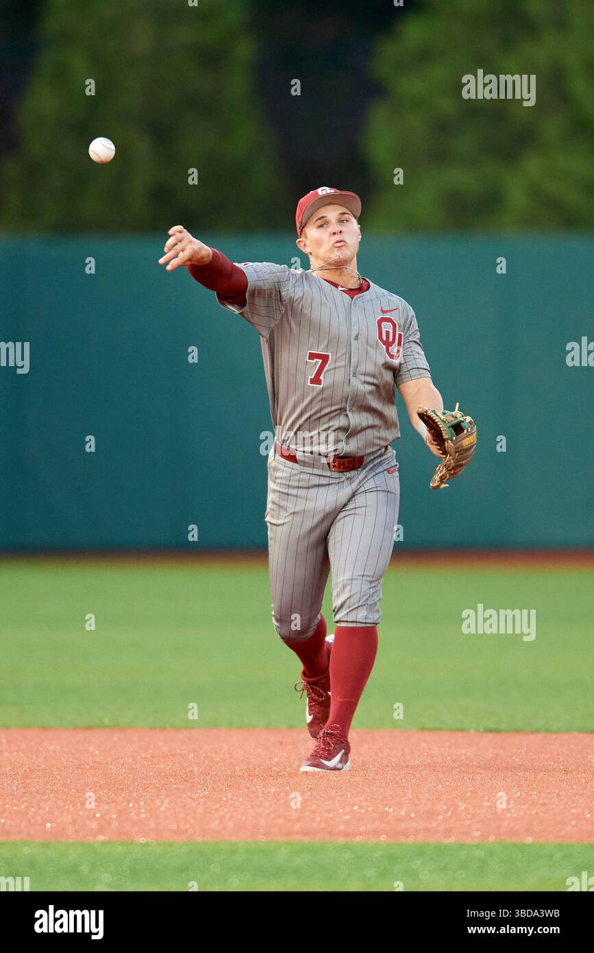Artistic Jaxon Willits Drives In A Run For The Sooners With A Double Picture for Your Screen Artistic Jaxon Willits Drives In A Run For The Sooners With A Double Picture for Your Screen
