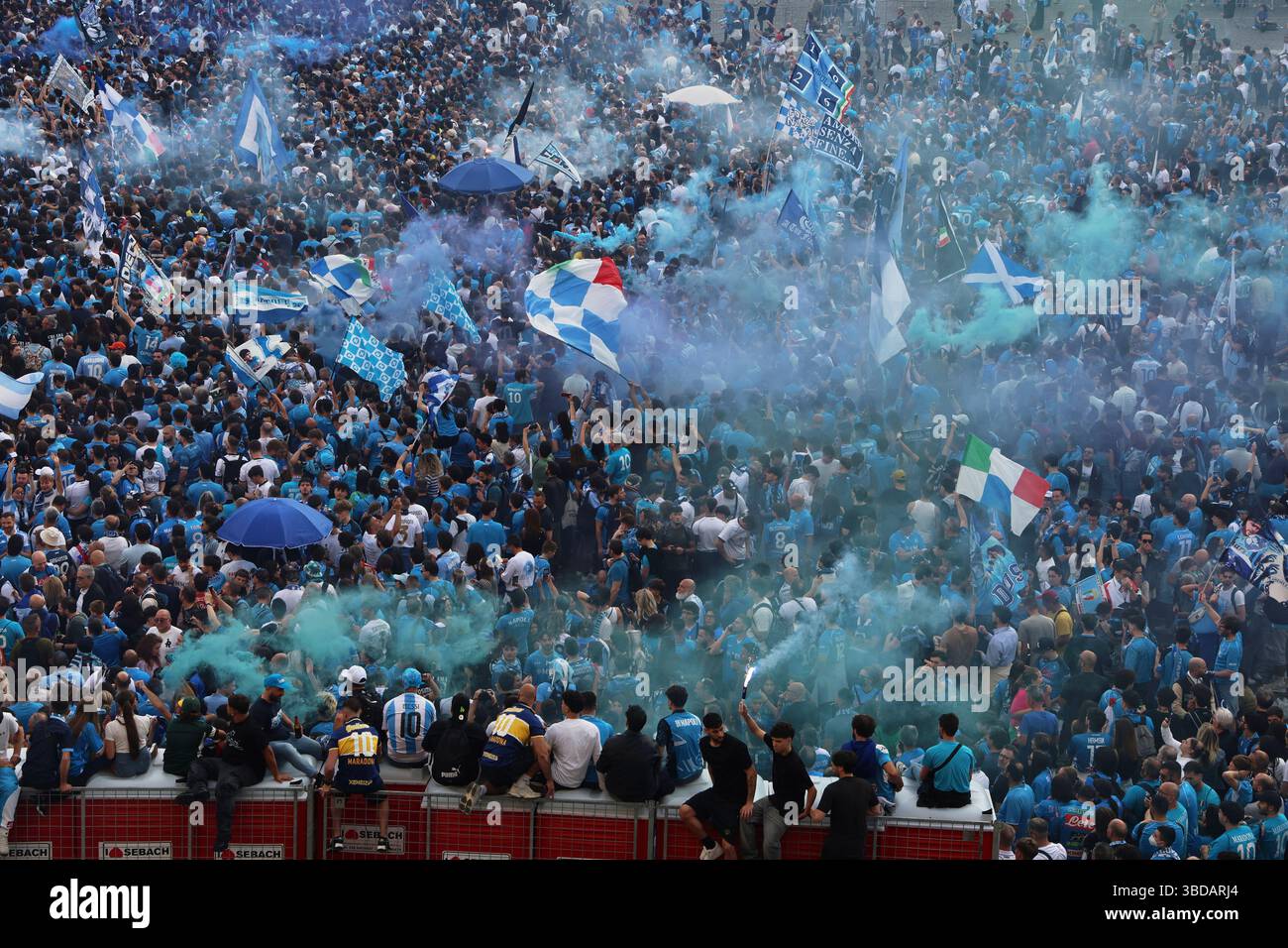 Napoli fans gather in Piazza Plebiscito before the decisive match for ...