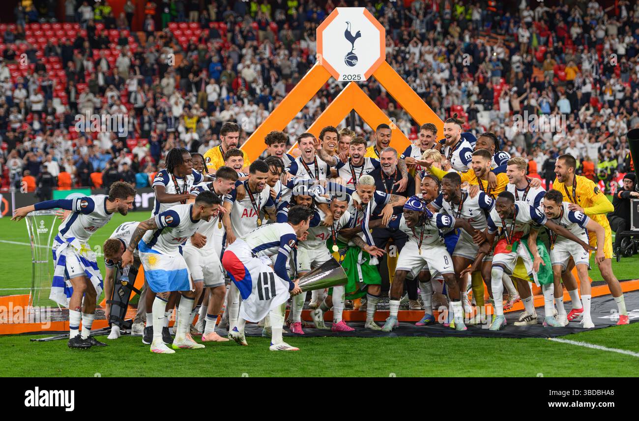 Trionfo Tottenham a Bilbao, gli Spurs vincono l'Europa League: Manchester United battuto dal gol di Johnson Trionfo Tottenham a Bilbao, gli Spurs vincono l'Europa League: Manchester United battuto dal gol di Johnson