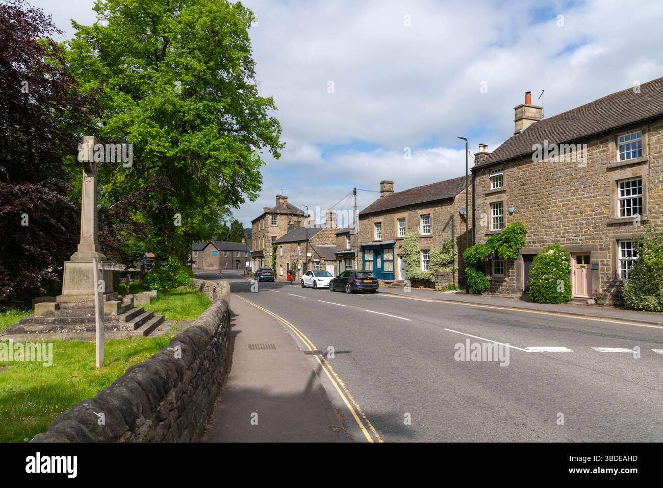 The village of Baslow in the Peak District, Derbyshire, England Stock ...