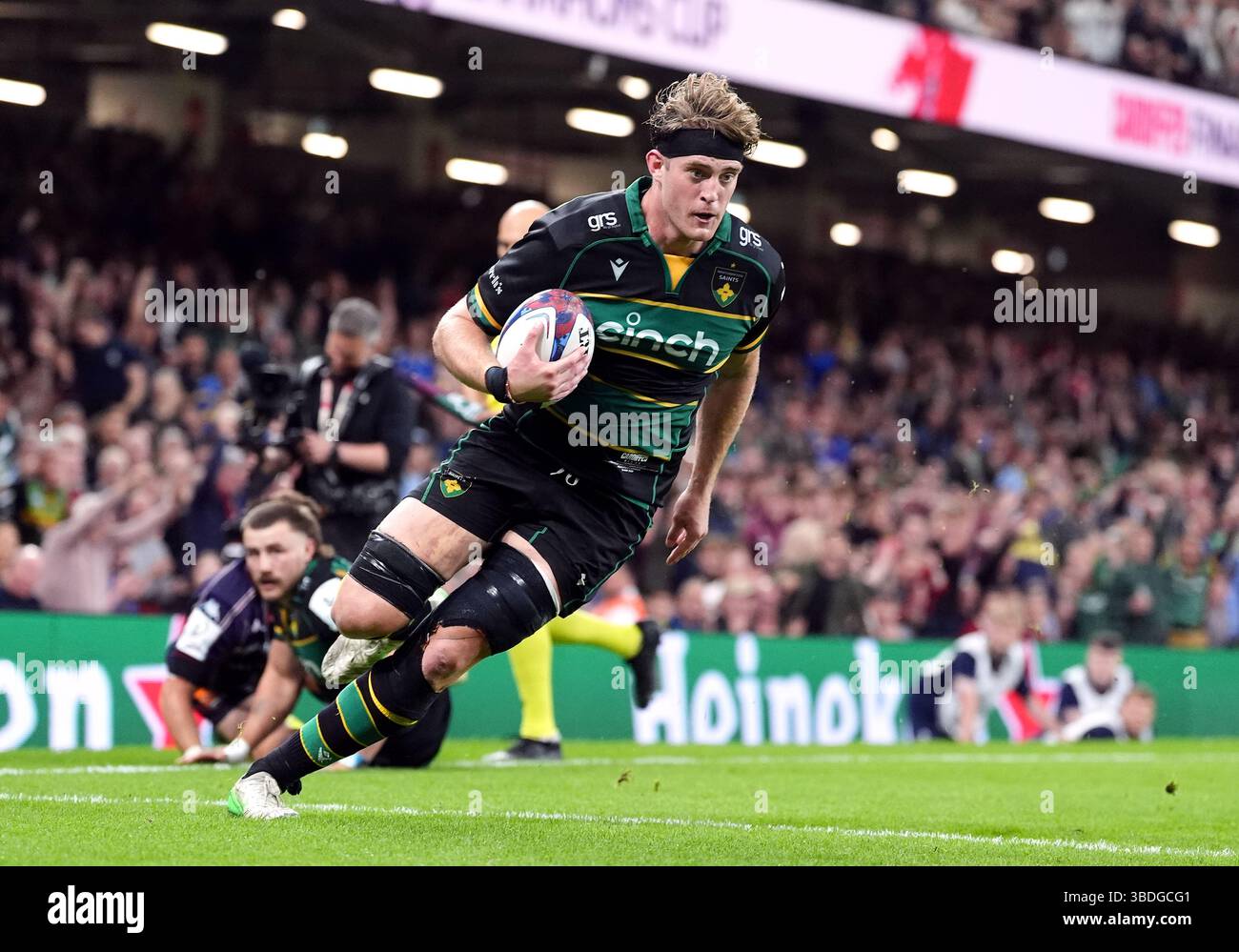 Northampton Saints' Alex Coles scores their second try during the ...