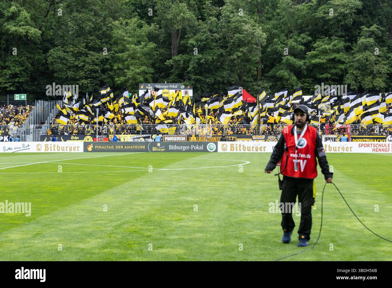 Fans von Alemannia Aachen Bitburger-Pokalfinale 2025: Alemannia Aachen ...