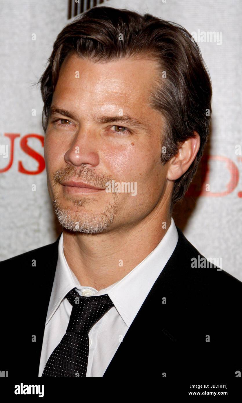 Timothy olyphant justified hi-res stock photography and images - Alamy, image size:835x1390